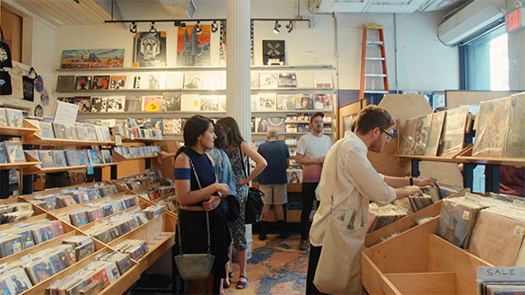 アザー・ミュージック、画像1