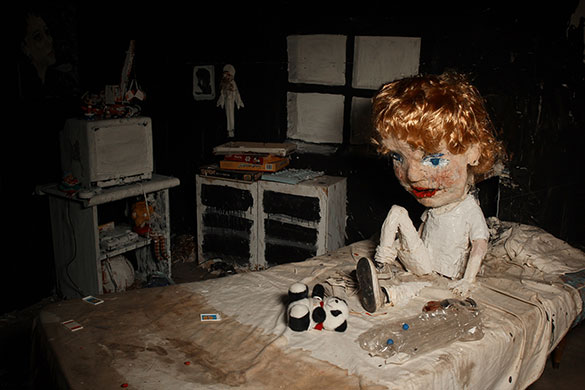 オオカミの家 同時上映：『骨』、画像1