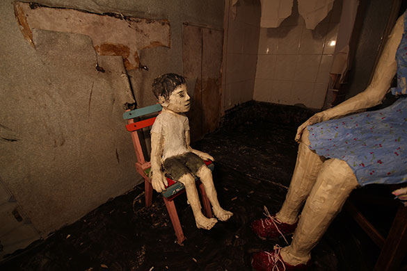 オオカミの家 同時上映：『骨』、画像6