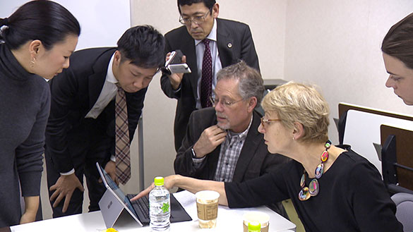 揺さぶられる正義、画像1